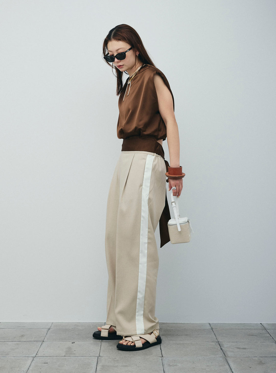 [予約/SET]アシンメトリードレープサテンブラウス+リネン混2WAYサイドラインパンツ(2set)