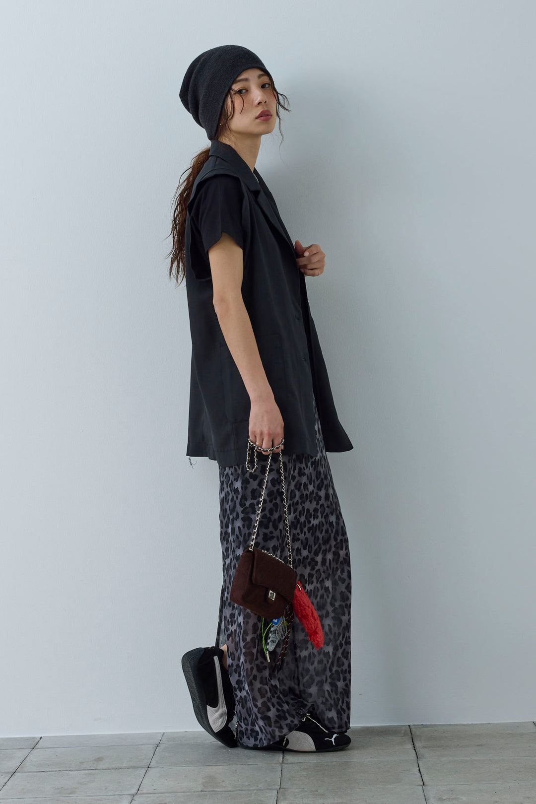 [予約/SET]リネンタッチテーラードジレ+刺繍ロゴショート丈 Tシャツ+レオパードシアースカート(3set)