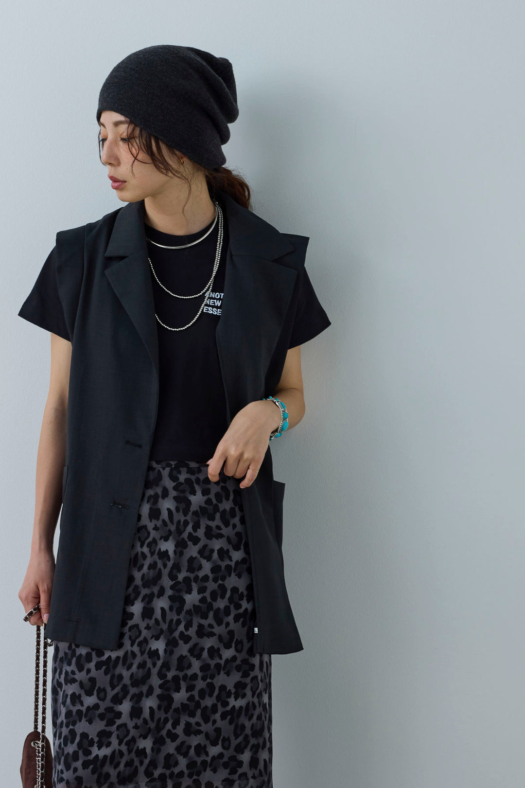 [予約/SET]リネンタッチテーラードジレ+刺繍ロゴショート丈 Tシャツ+レオパードシアースカート(3set)