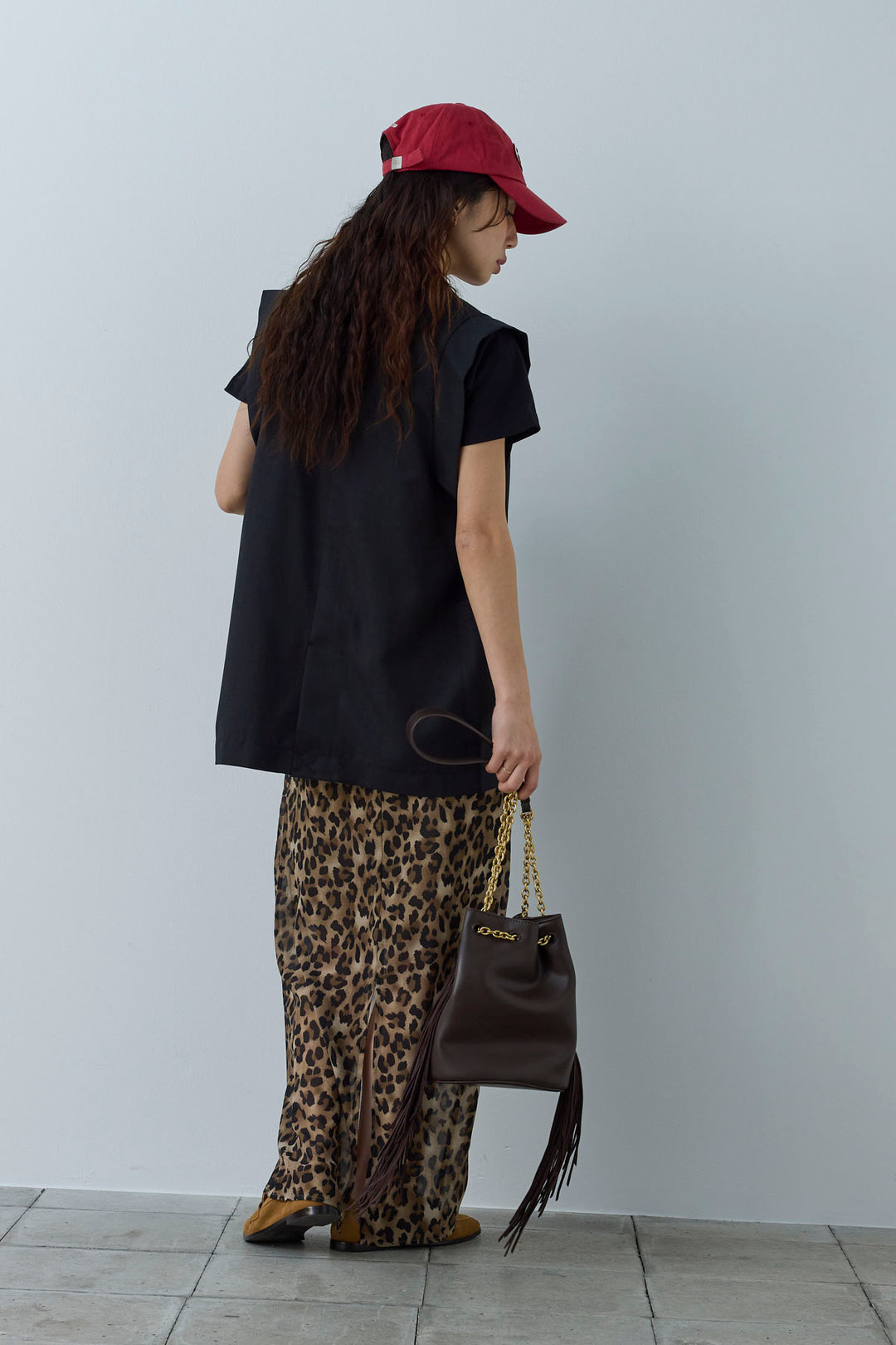 [予約/SET]リネンタッチテーラードジレ+刺繍ロゴショート丈 Tシャツ+レオパードシアースカート(3set)