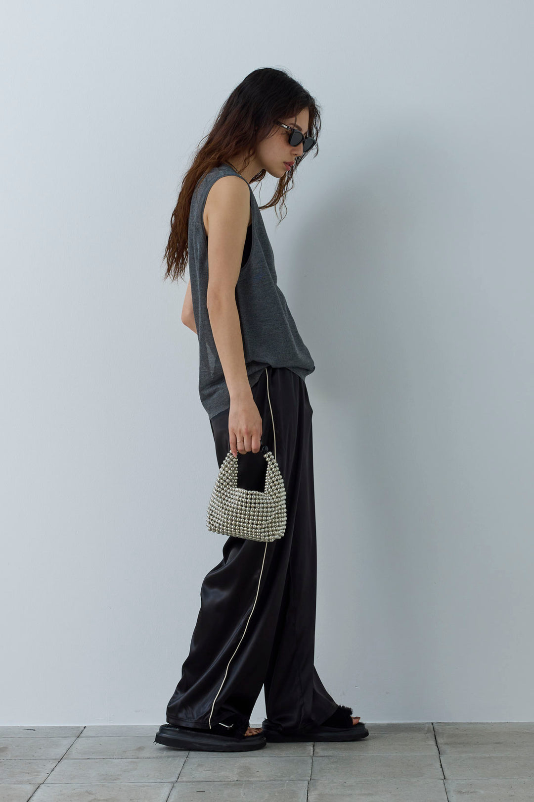 [予約/SET]シアーノースリーブニット+サイドラインサテンパンツ(2set)