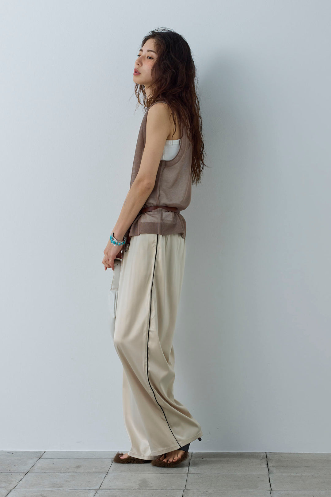 [予約/SET]シアーノースリーブニット+ネーム入りアメスリタンク+サイドラインサテンパンツ(3set)