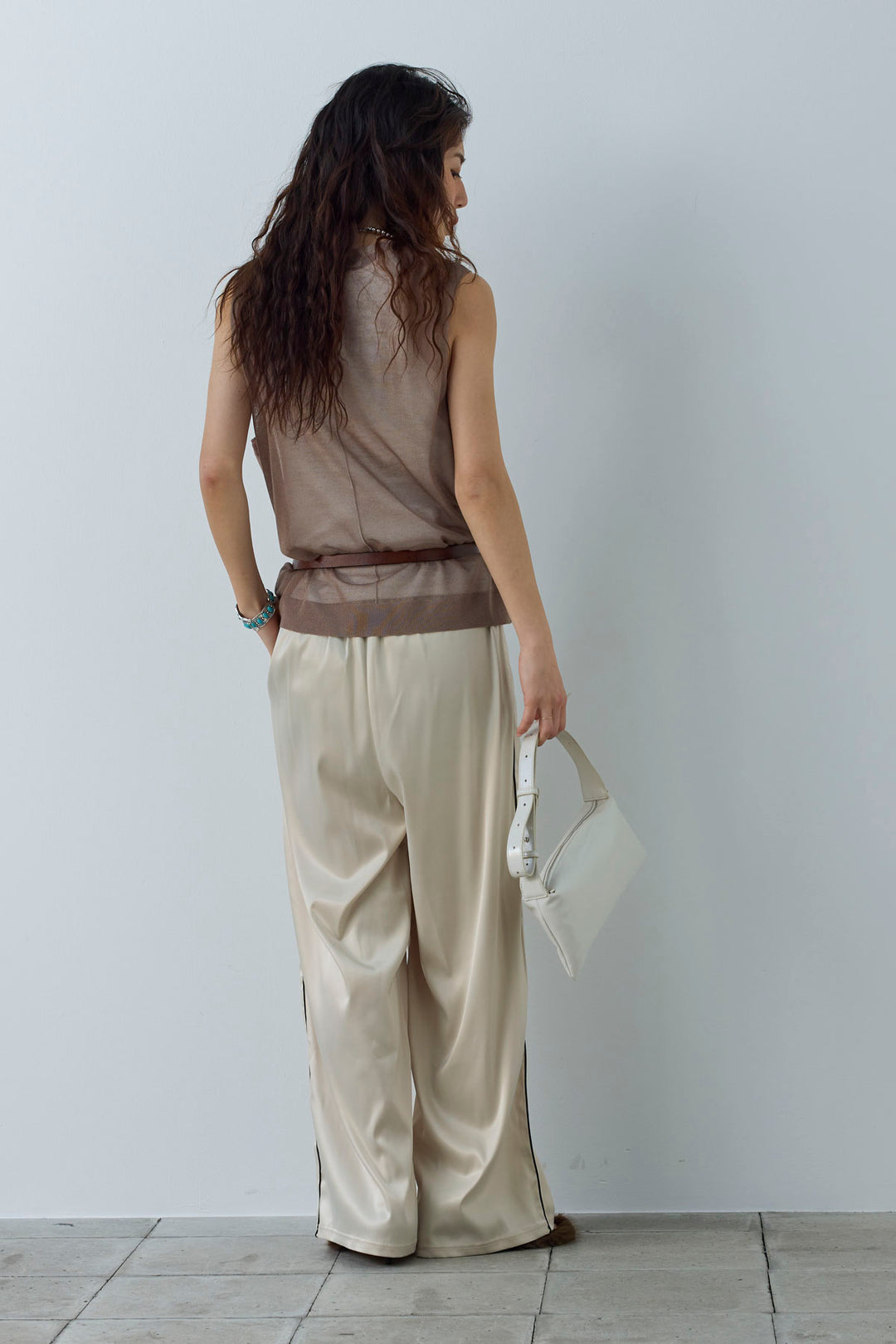 [予約/SET]シアーノースリーブニット+ネーム入りアメスリタンク+サイドラインサテンパンツ(3set)