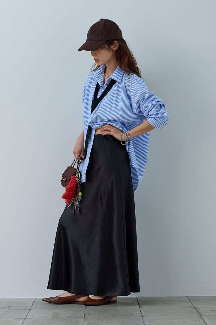 [予約/SET]刺繍入りストライプオーバーサイズシャツ+剣先三角シルクニットタイ+サテンナロースカート(3set)