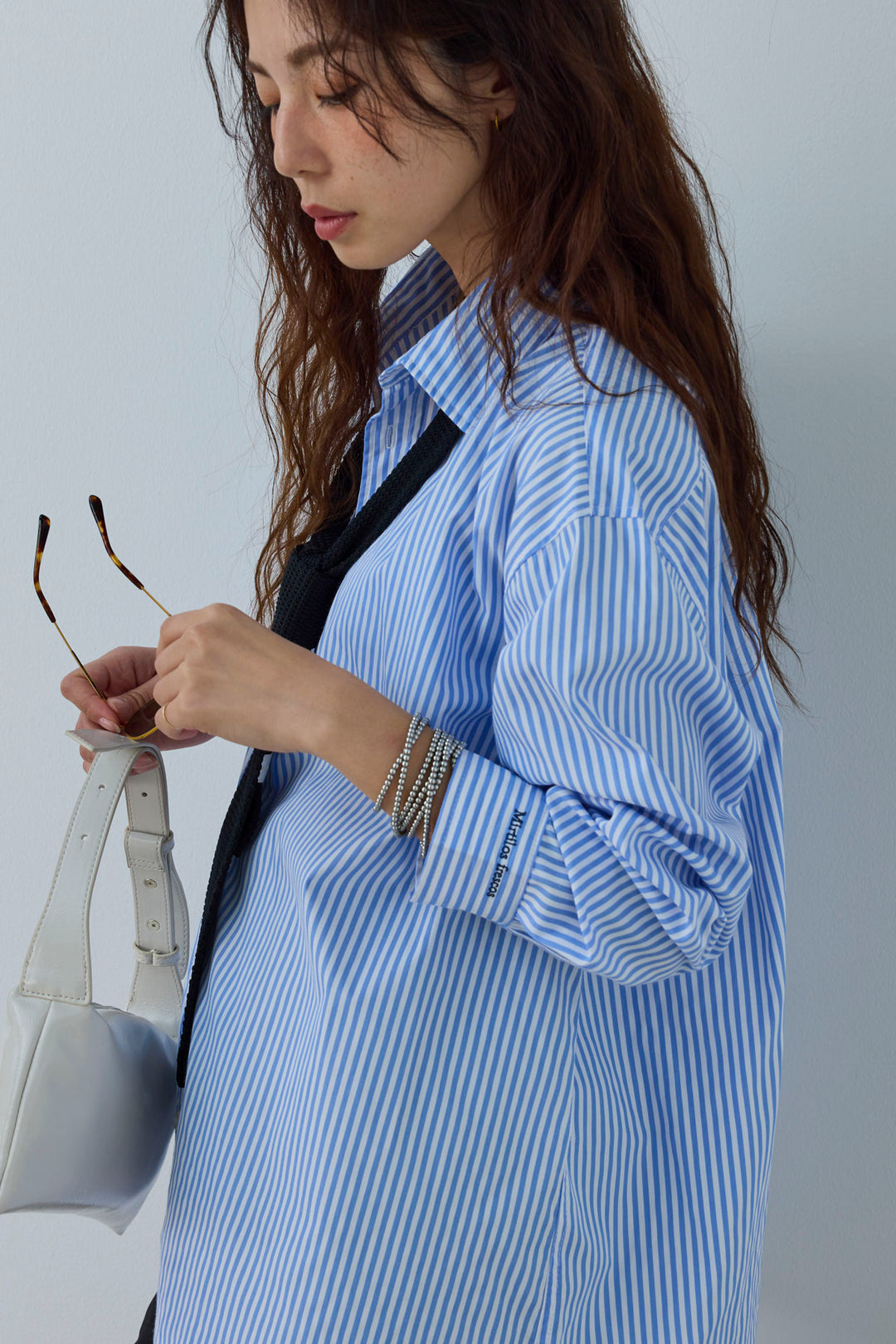 [予約/SET]刺繍入りストライプオーバーサイズシャツ+ツイルタックハーフパンツ(2set)