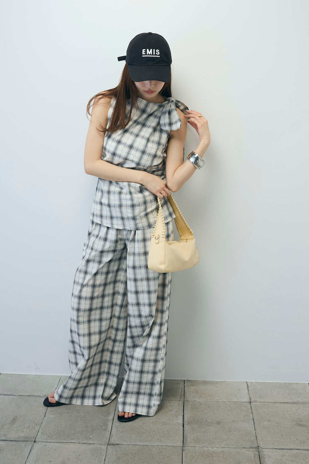 アシンメトリー肩リボンセットアップ