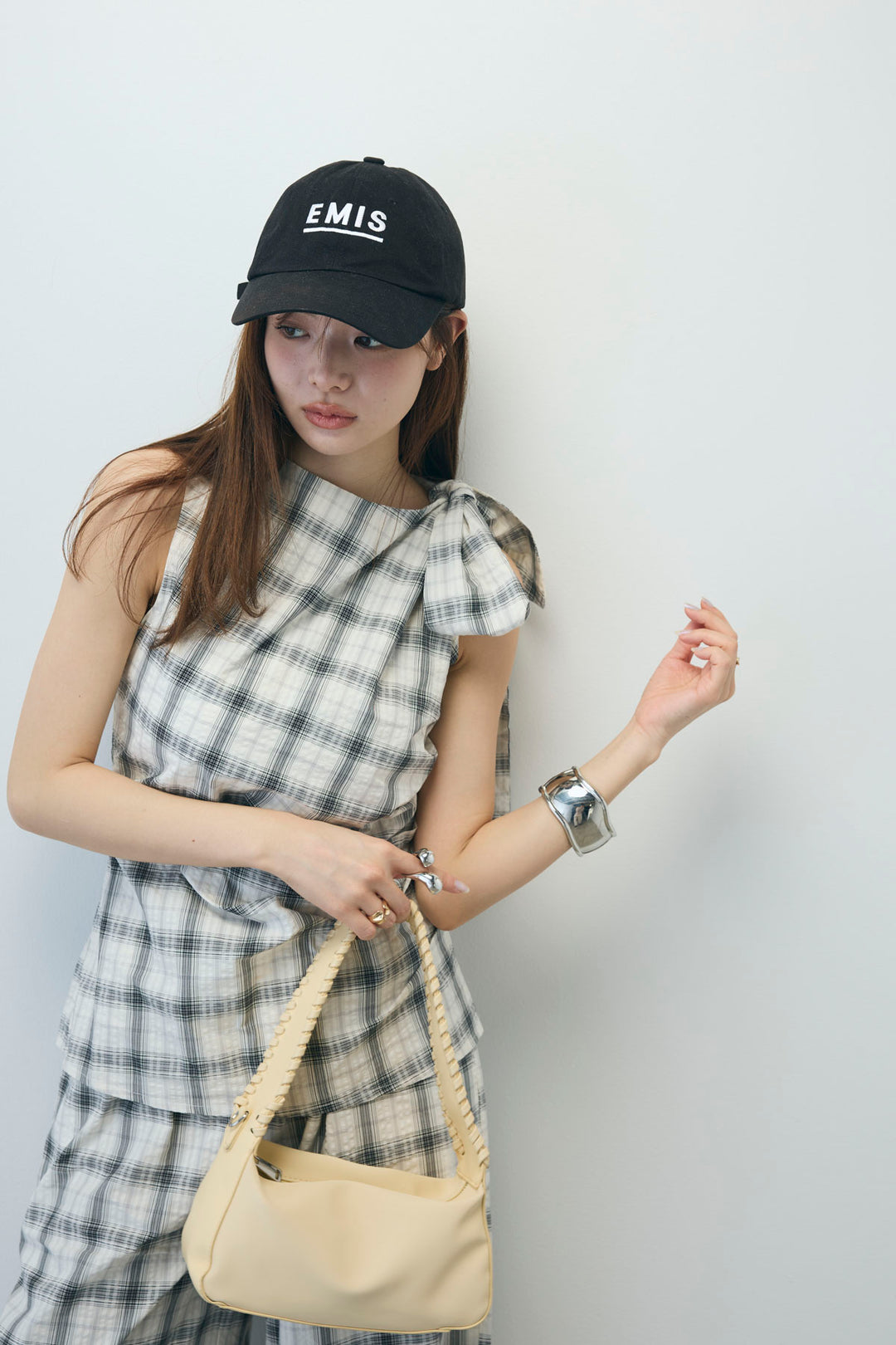 アシンメトリー肩リボンセットアップ