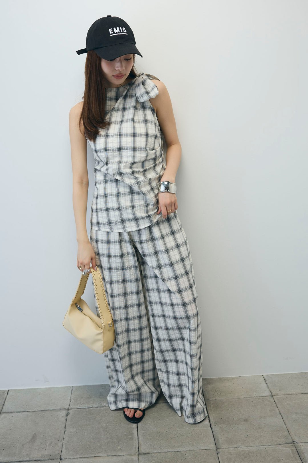 アシンメトリー肩リボンセットアップ