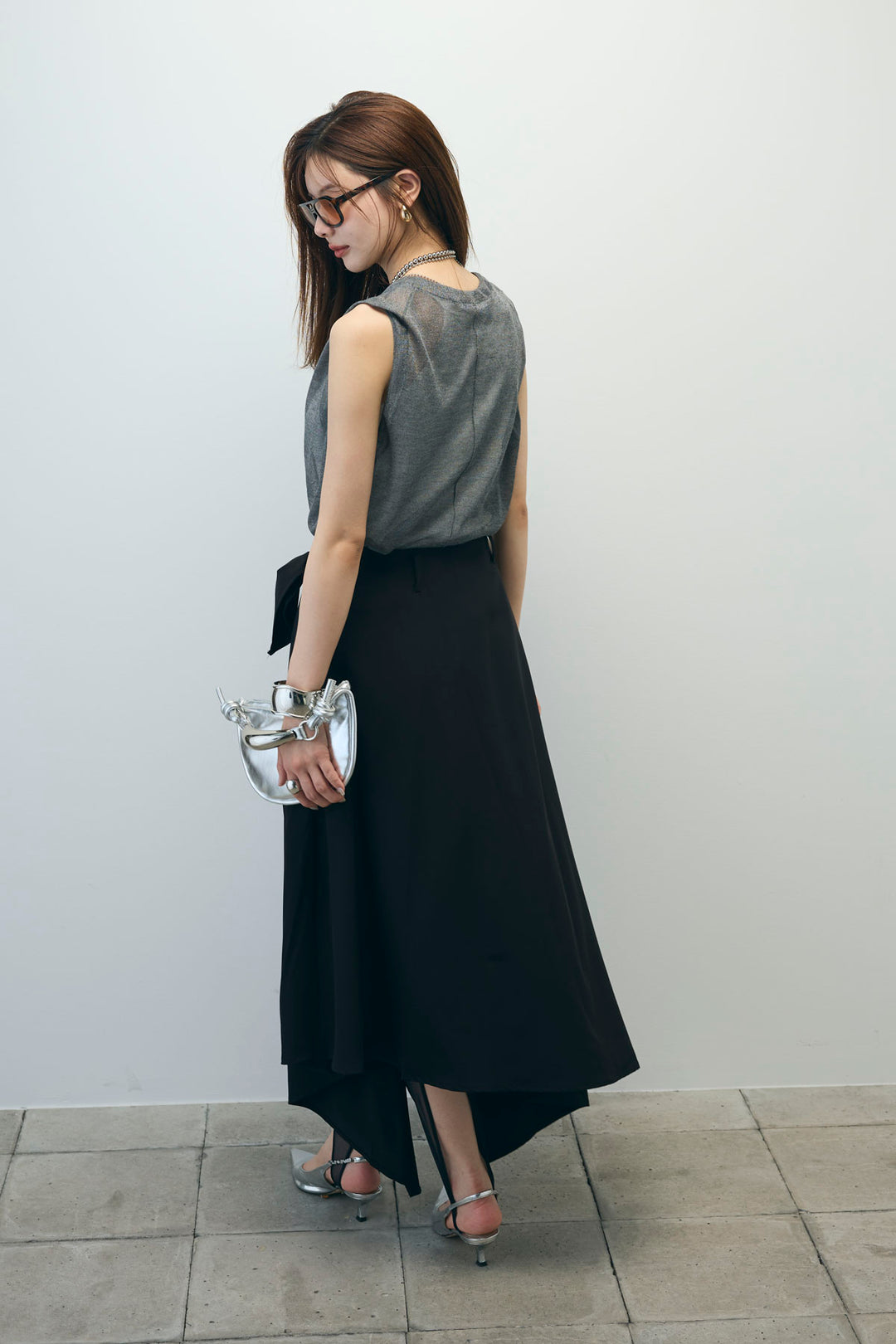 [予約/SET]シアーノースリーブニット+カップ付きホルターネックタンク+アシンメトリースカート(3set)