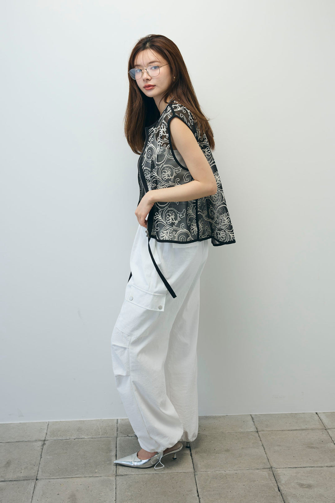 [予約/SET]シアーエンブロイダリーZIPトップス+カップ付きホルターネックタンク+カーゴパンツ(3set)