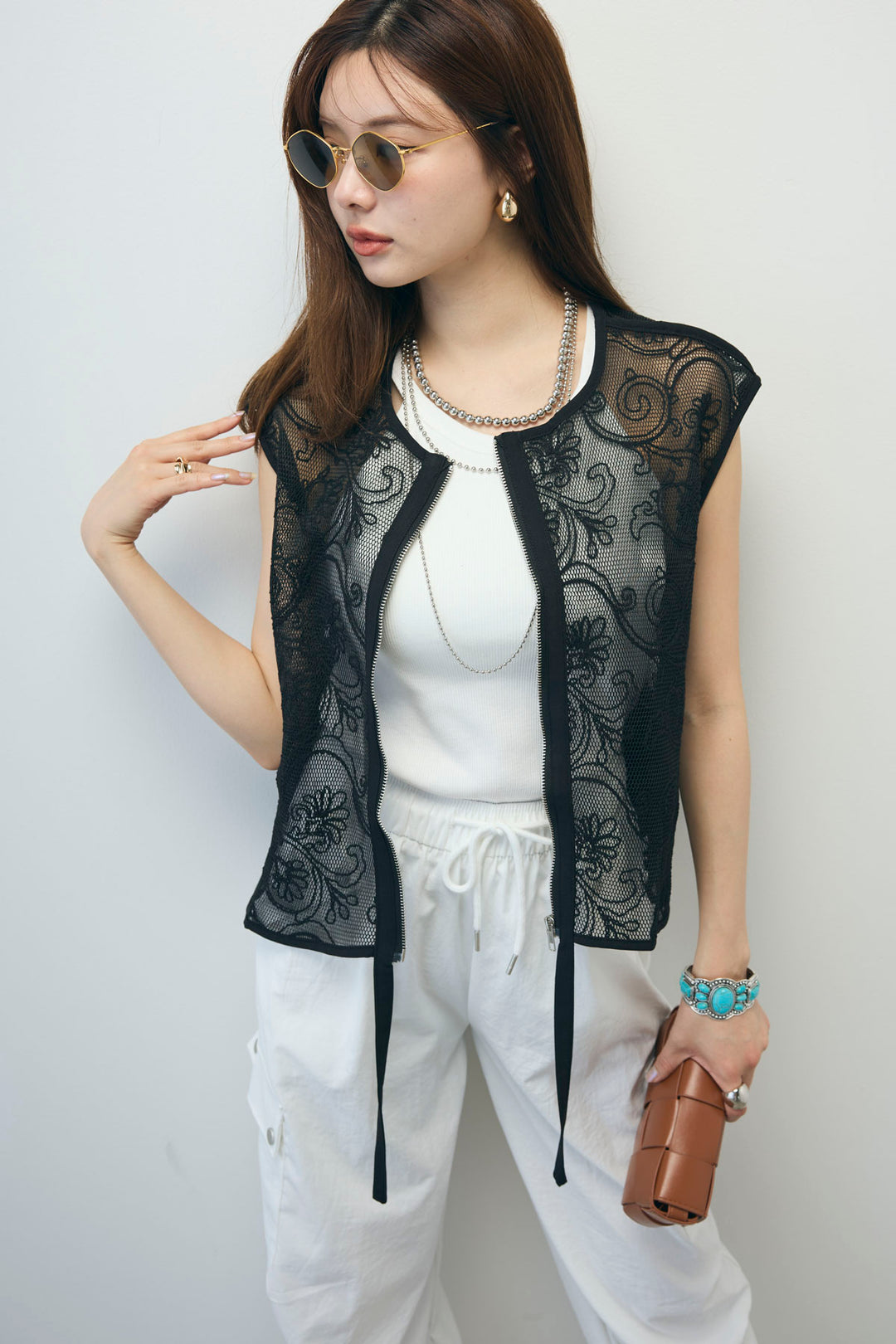 [予約]シアーエンブロイダリーZIPトップス