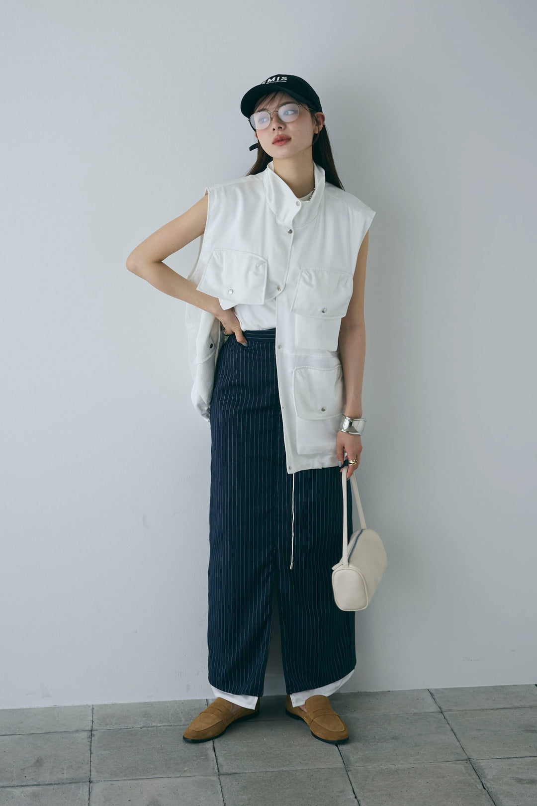 [予約/SET]スタンドネックサテンベスト+ストライプストレートスカート(2set)