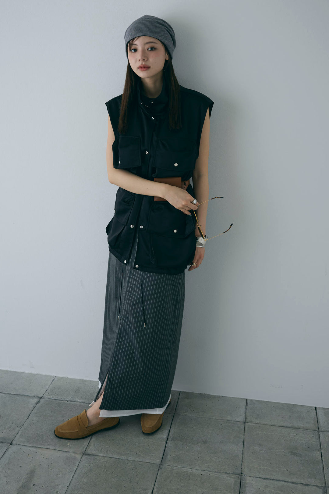 [予約/SET]スタンドネックサテンベスト+ストライプストレートスカート(2set)