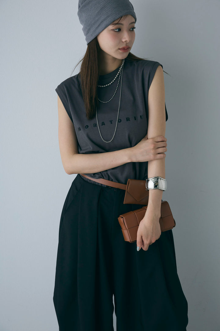 [予約/SET]コンパクトスムース ミニ箔ロゴプリント+ランダムタック入りワイドパンツ+レザーミニバッグ付きベルト(3set)