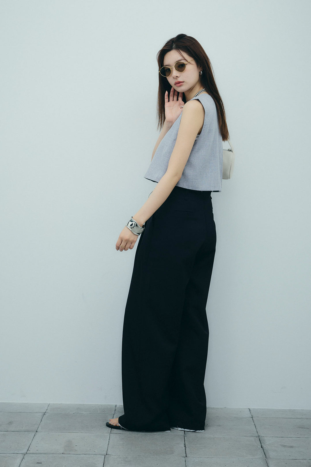 [予約/SET]レイヤード風ノースリーブブラウス+裾切りっぱなしデザインパンツ(2set)