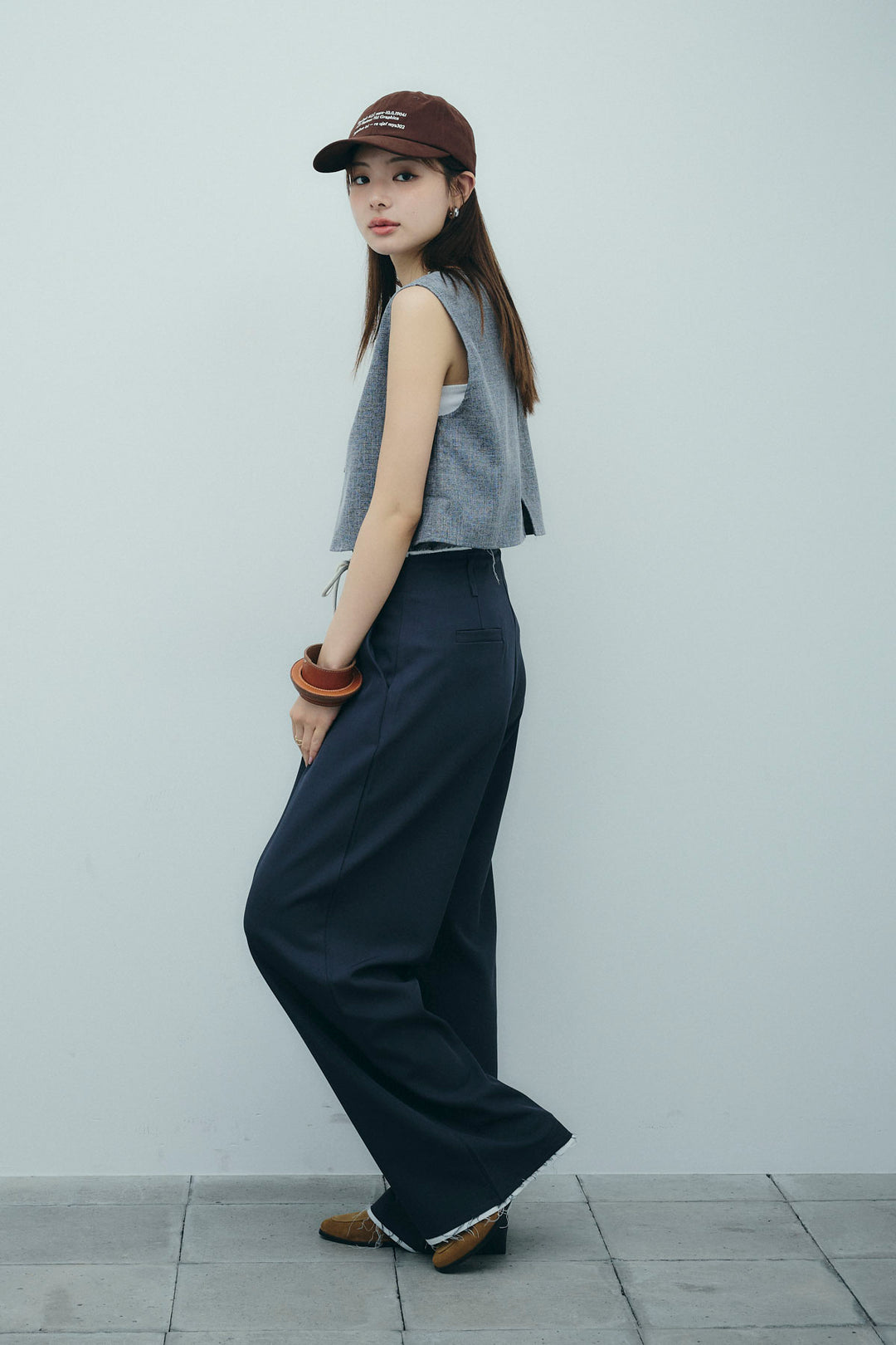 [予約/SET]レイヤード風ノースリーブブラウス+裾切りっぱなしデザインパンツ(2set)