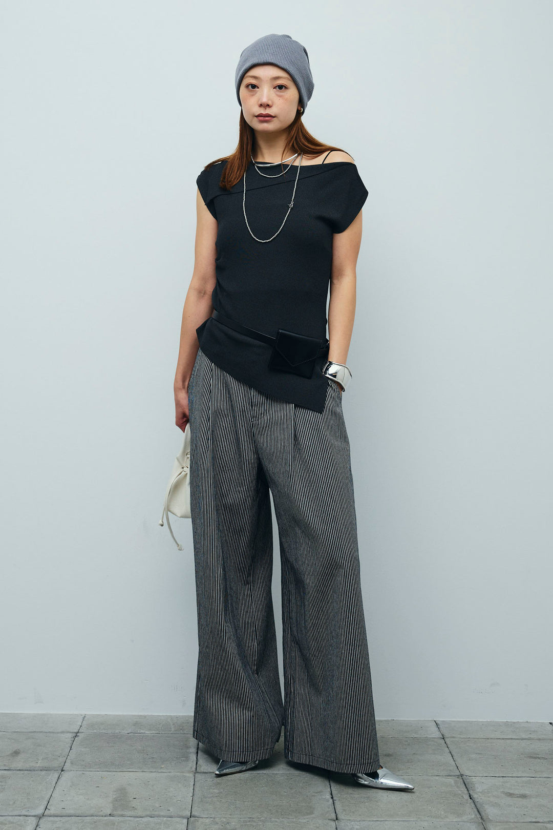 [予約/SET]アシンメトリーオフショルサマーニット+細ストライプワイドパンツ(2set)