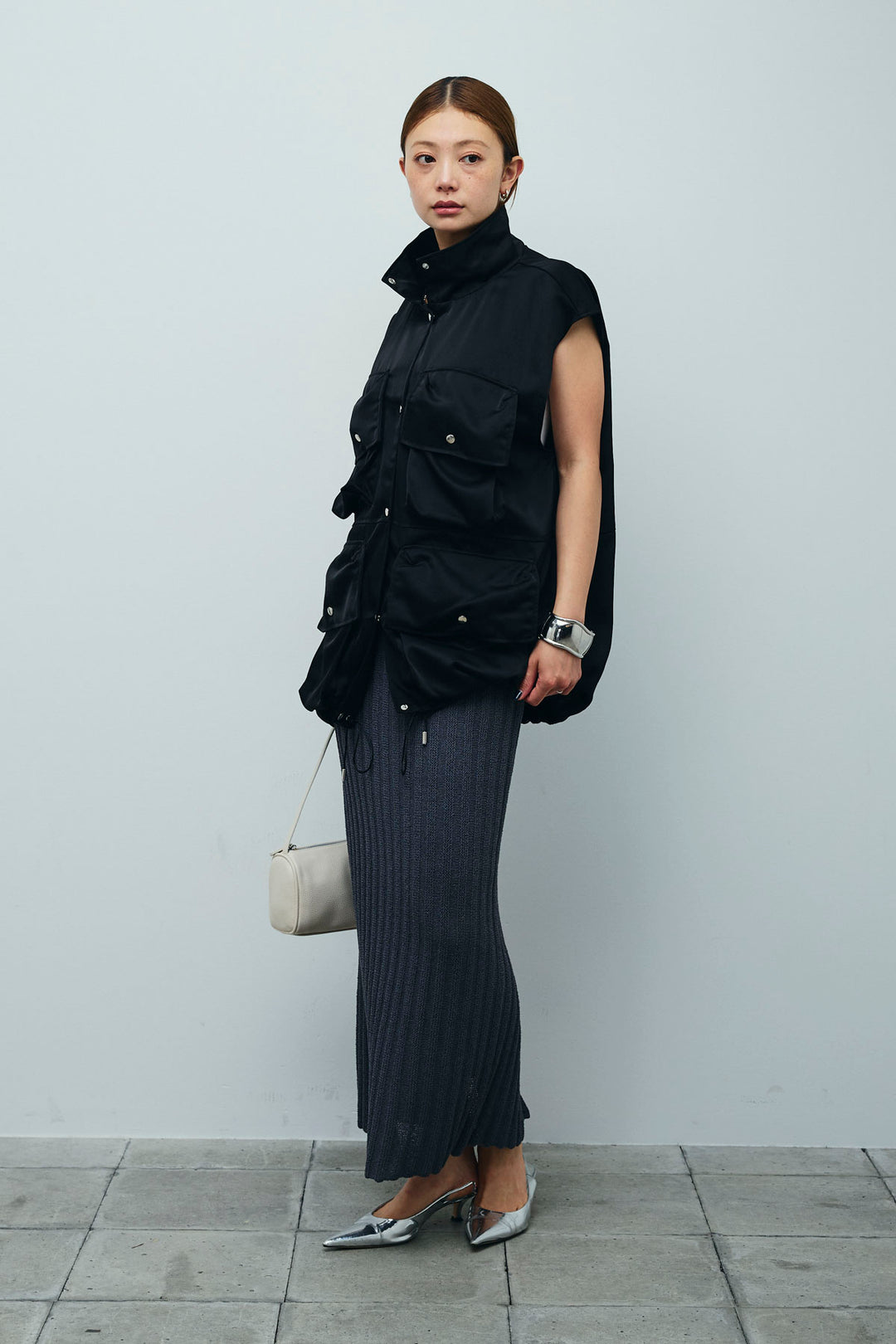 [予約/SET]スタンドネックサテンベスト+ストライプ編みニットスカート(2set)