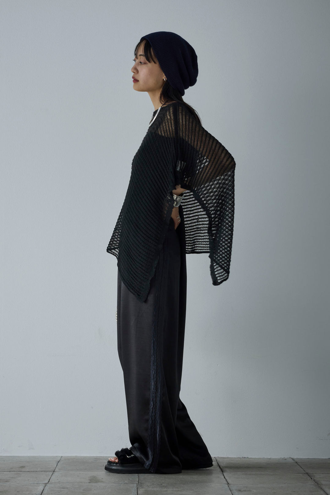 [予約/SET]サマーニットアシンメトリーポンチョ+ウェーブパイピングショートキャミ+サテンレースラインパンツ(3set)