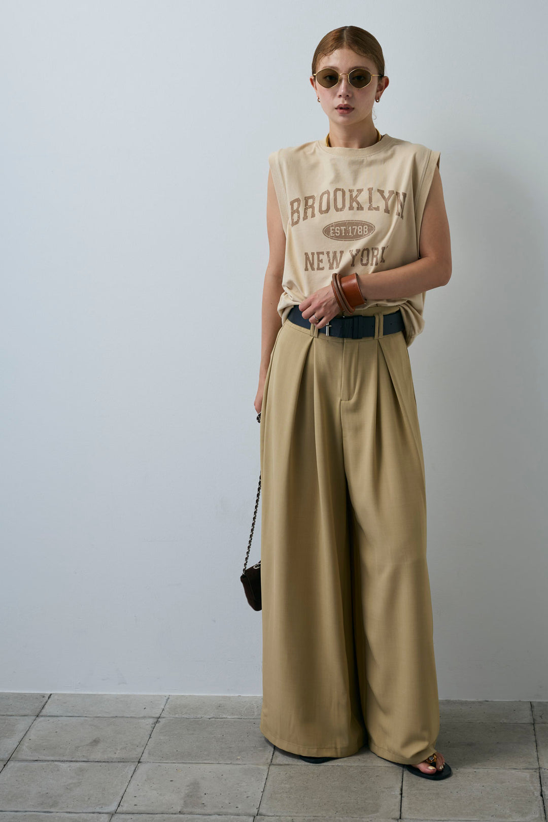 [予約/SET]ピグメントロゴノースリーブスウェット+太ベルト付きワイドパンツ(2set)