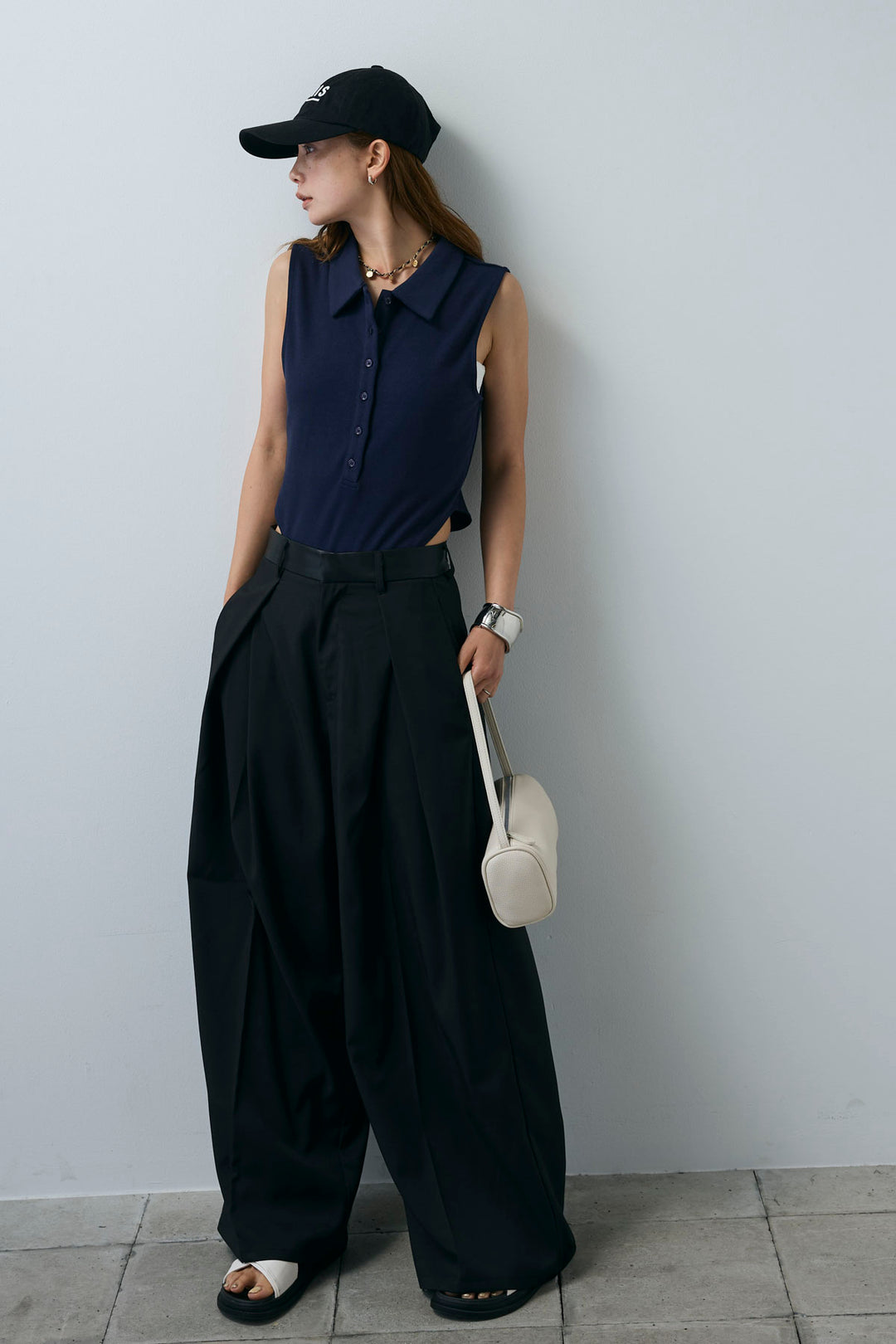 [予約]フェイクレザーベルトセンタータックパンツ