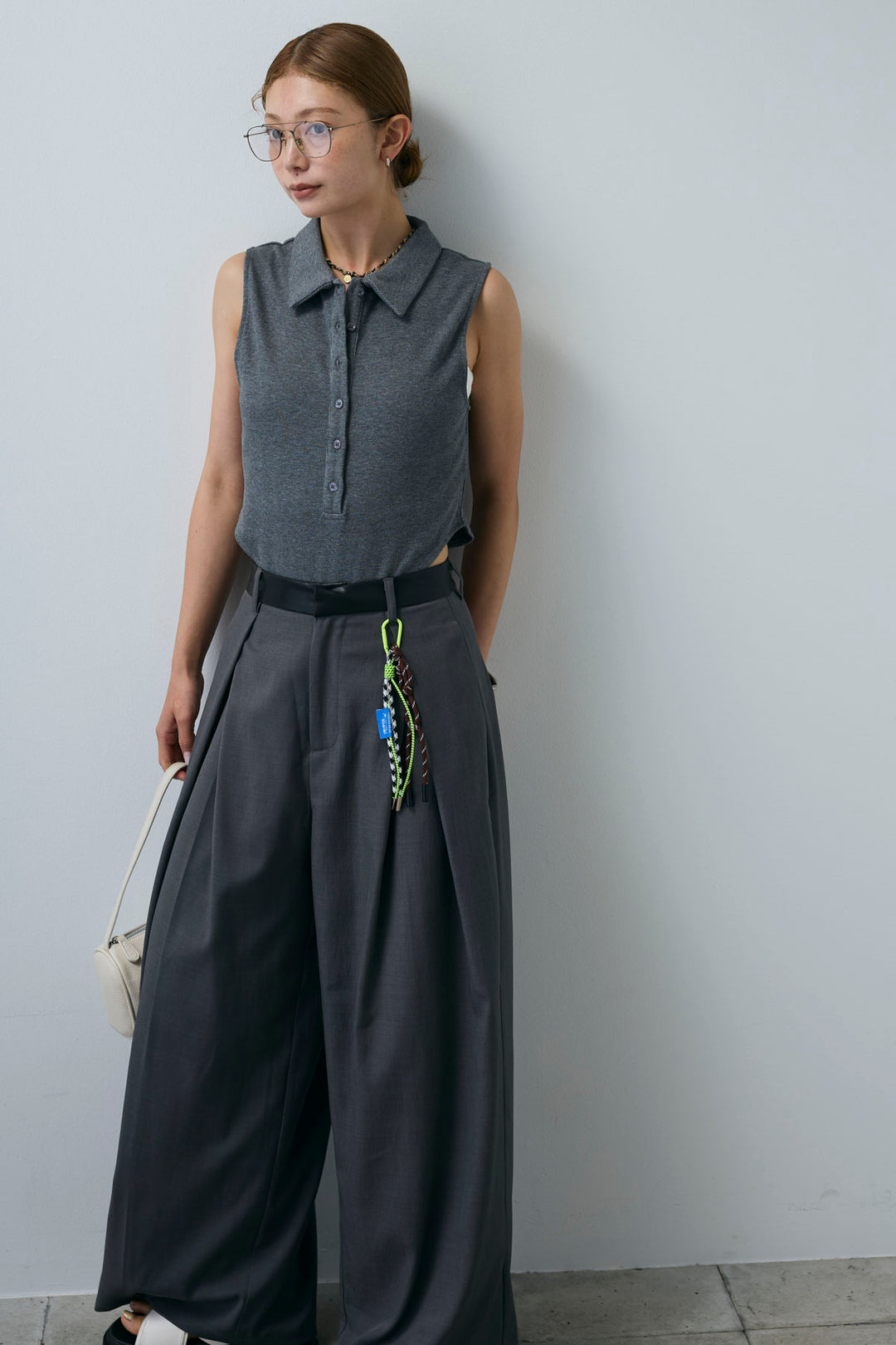 [予約/SET]ポロニットノースリボディースーツ+フェイクレザーベルトセンタータックパンツ(2set)