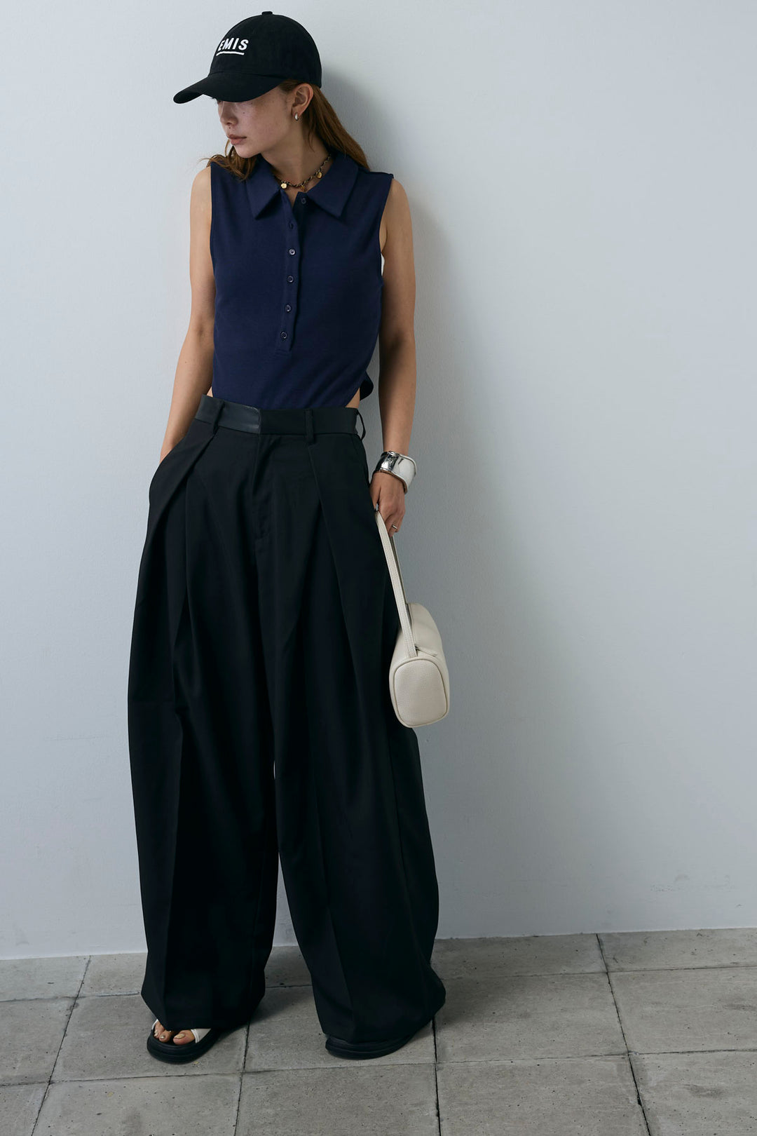 [予約/SET]ポロニットノースリボディースーツ+フェイクレザーベルトセンタータックパンツ(2set)