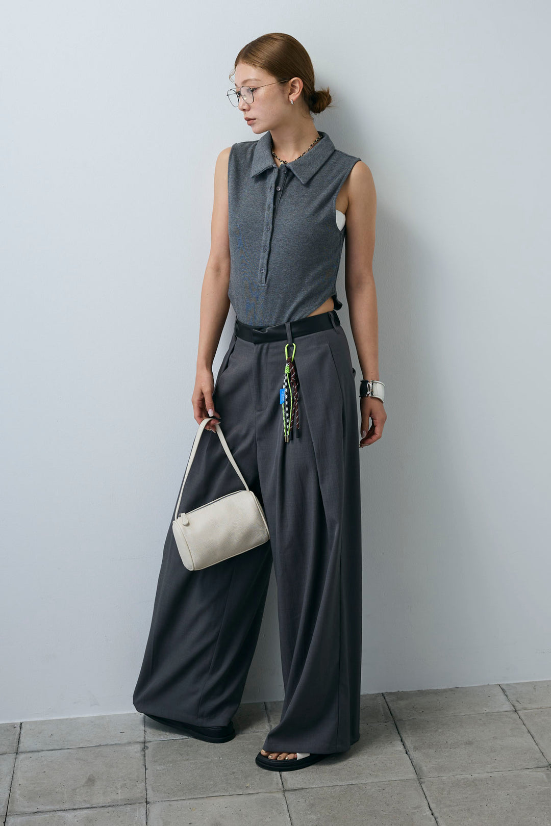 [予約/SET]ポロニットノースリボディースーツ+フェイクレザーベルトセンタータックパンツ(2set)