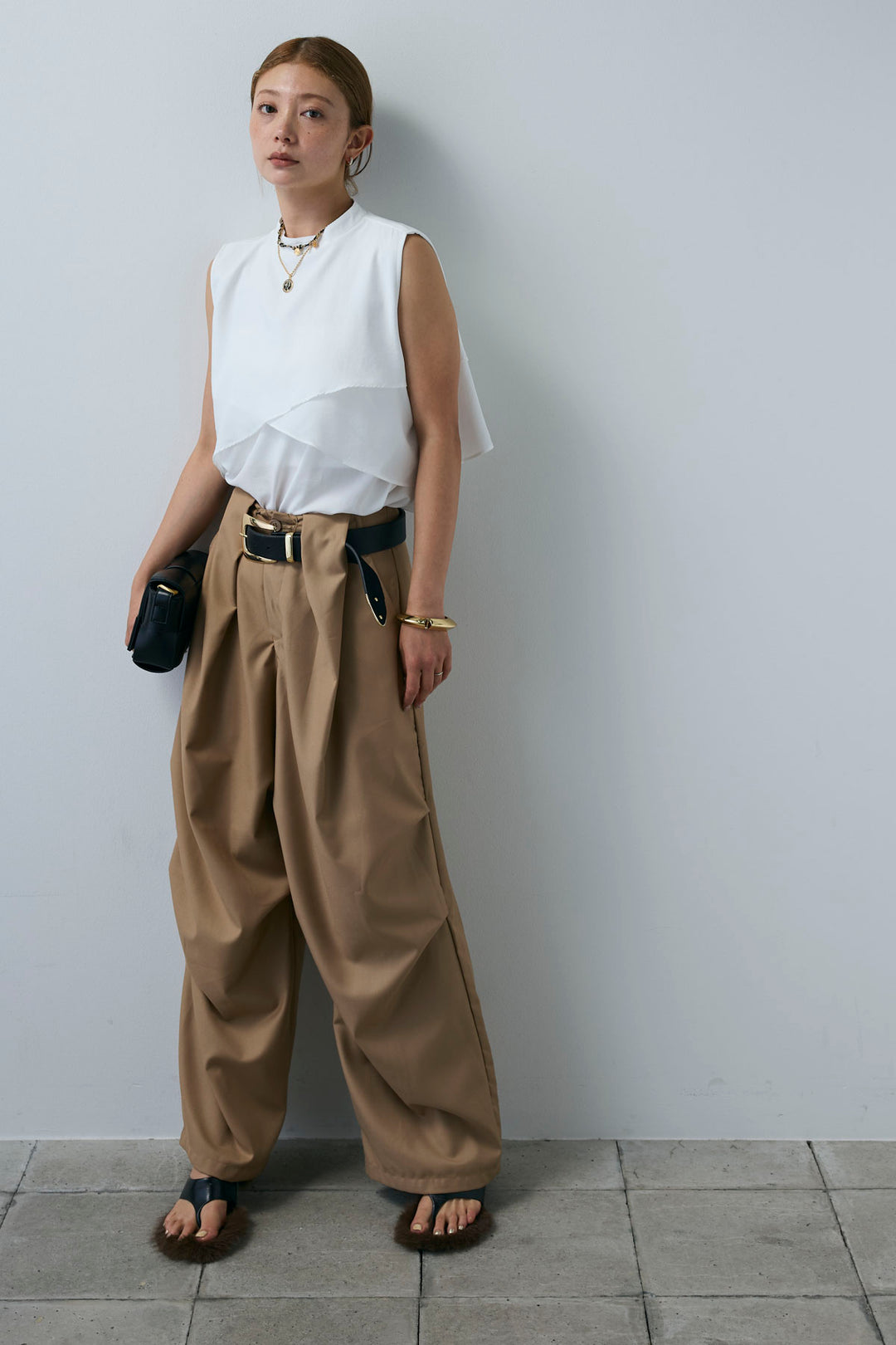 [予約/SET]アシンメトリーフレアーノースリーブブラウス+デザインタックパンツ(2set)