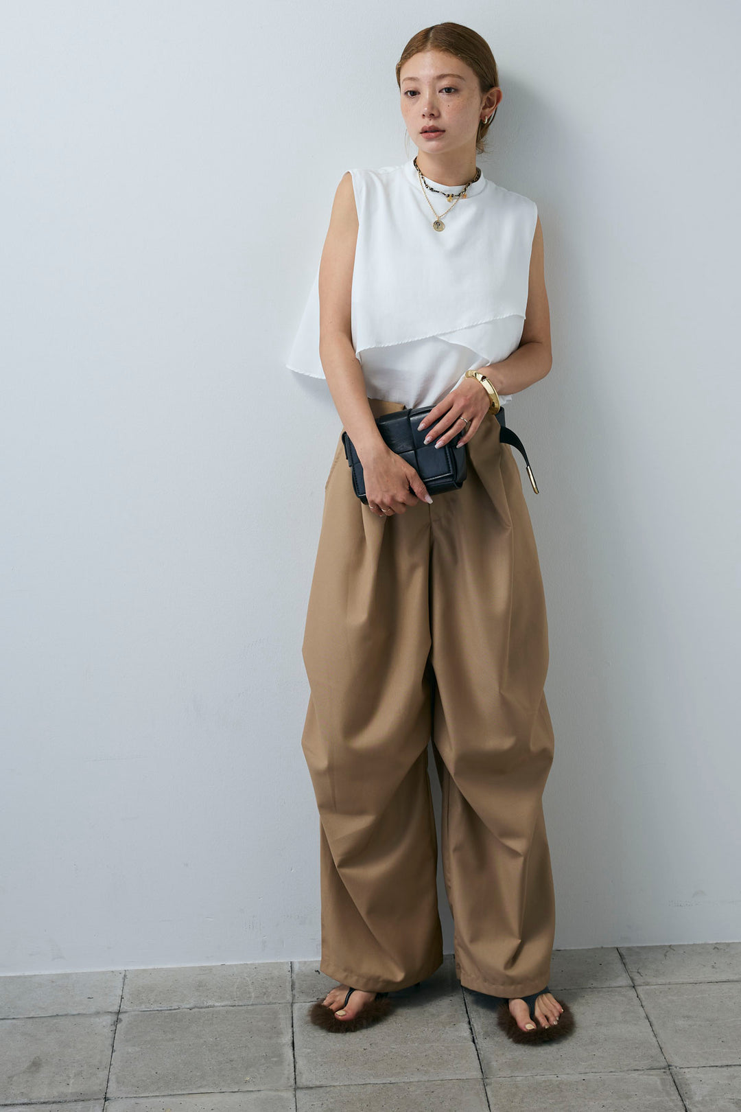 [予約/SET]アシンメトリーフレアーノースリーブブラウス+デザインタックパンツ(2set)