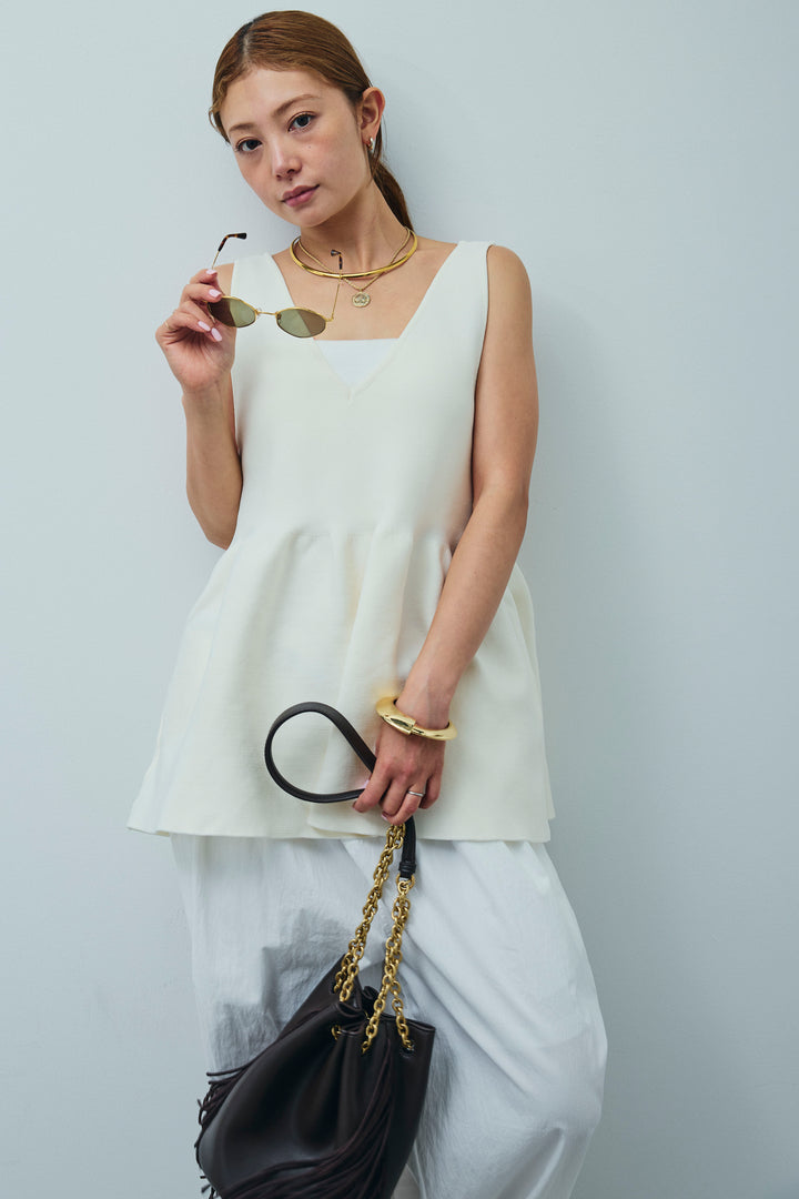 [予約]2wayぺプラムニットトップス