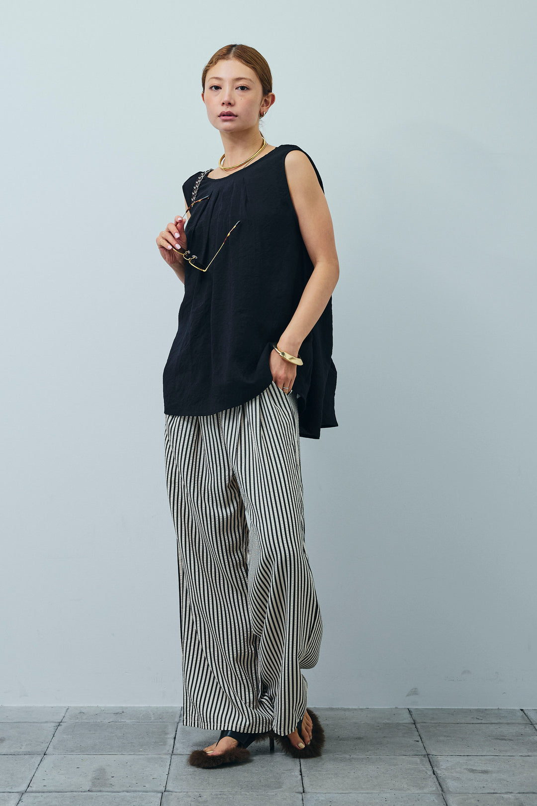 [予約/SET]シアーバックツイストノースリトップス+コード刺繍ベロアキャミ+ストライプ柄イージーパンツ(3set)