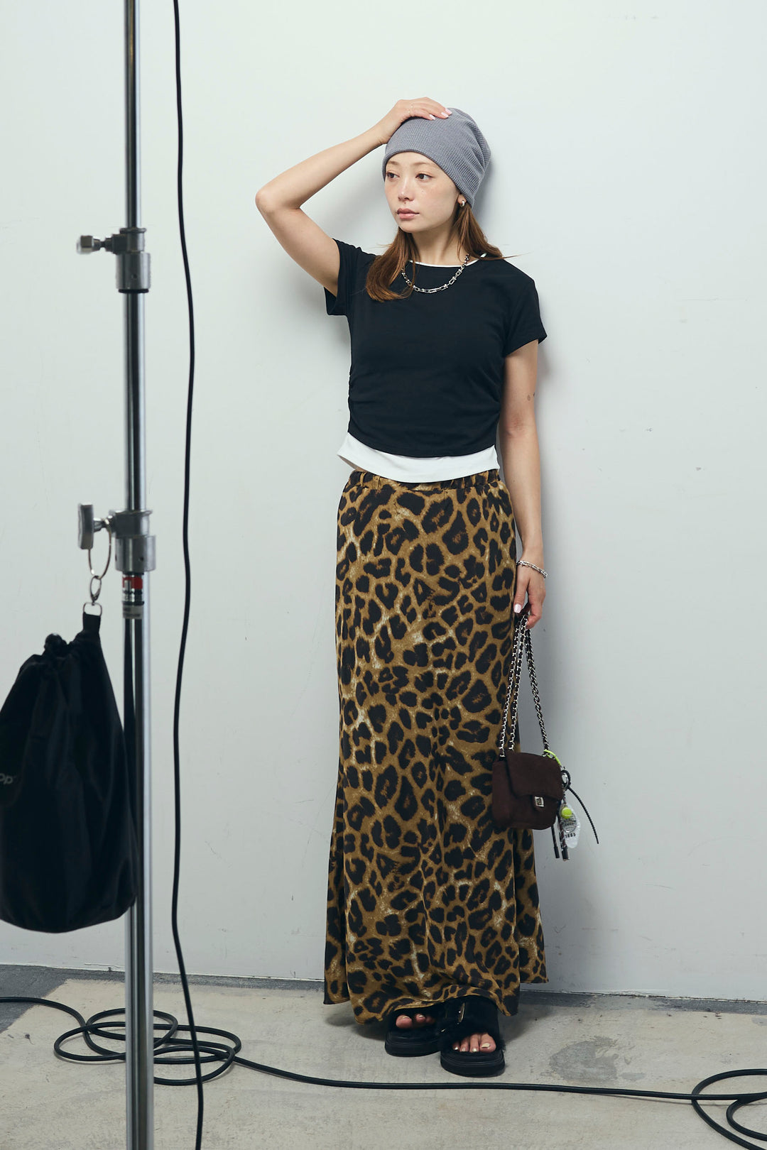[予約/SET]サイドシャーリングレイヤードTシャツ+レオパードナロースカート(2set)
