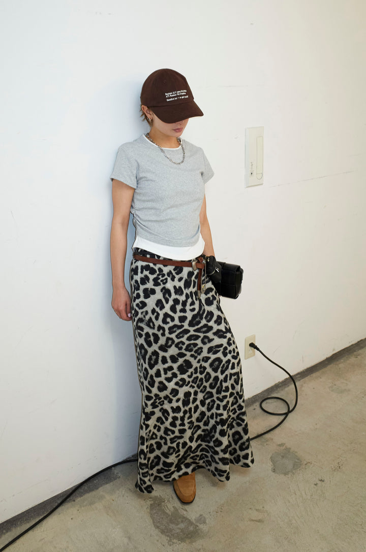 [予約/SET]サイドシャーリングレイヤードTシャツ+レオパードナロースカート(2set)