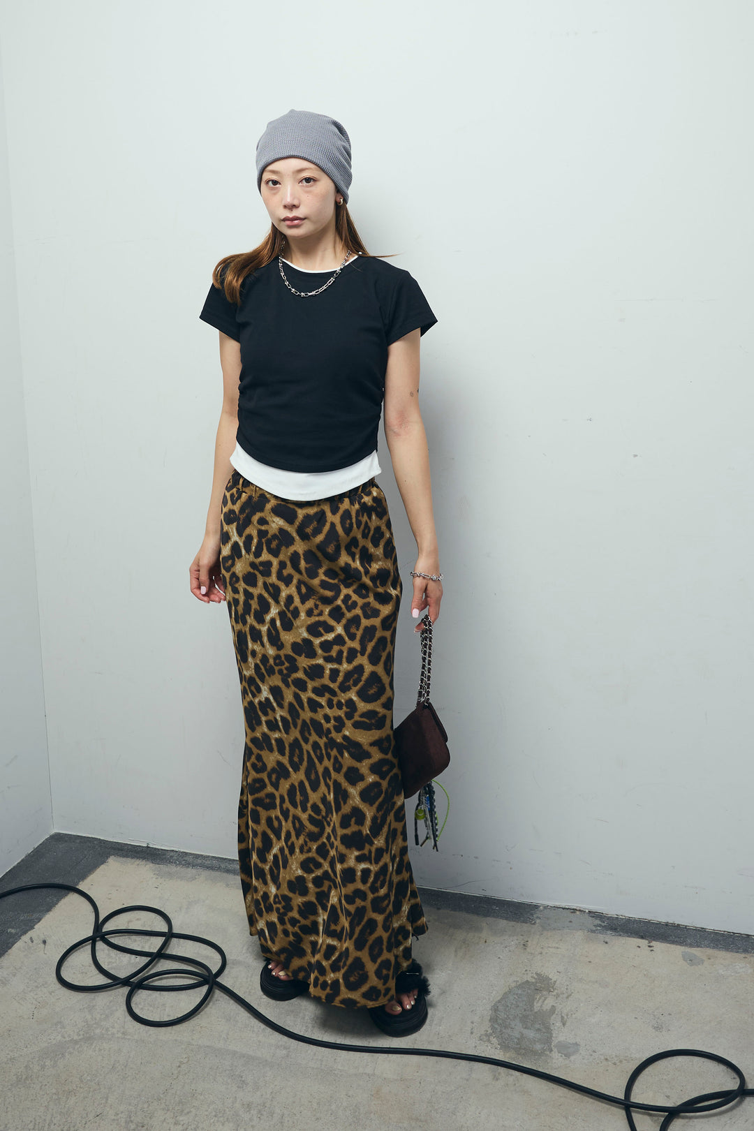 [予約/SET]サイドシャーリングレイヤードTシャツ+レオパードナロースカート(2set)