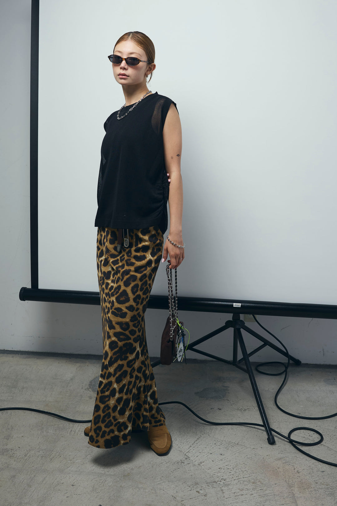 [予約/SET]リネン混ギャザーシアーニット+セルフカットリブヘンリーネックノースリーブトップス+レオパードナロースカート(3set)