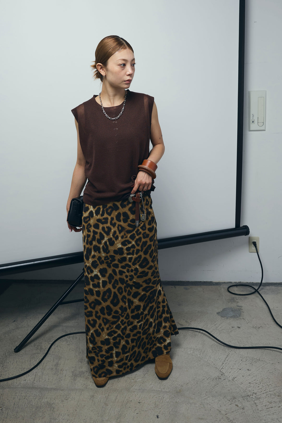 [予約/SET]リネン混ギャザーシアーニット+セルフカットリブヘンリーネックノースリーブトップス+レオパードナロースカート(3set)