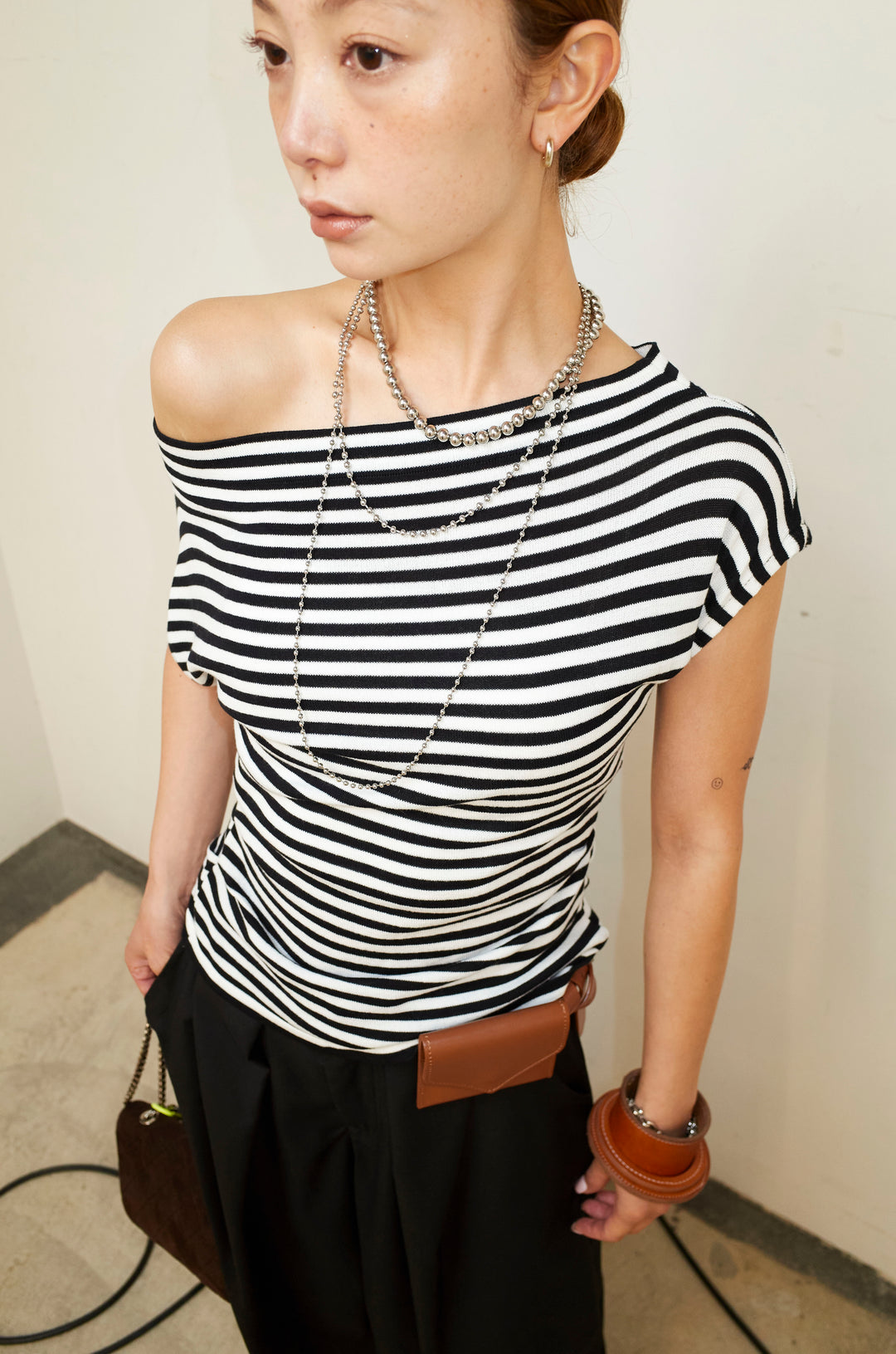 アシメギャザーオフショルPO