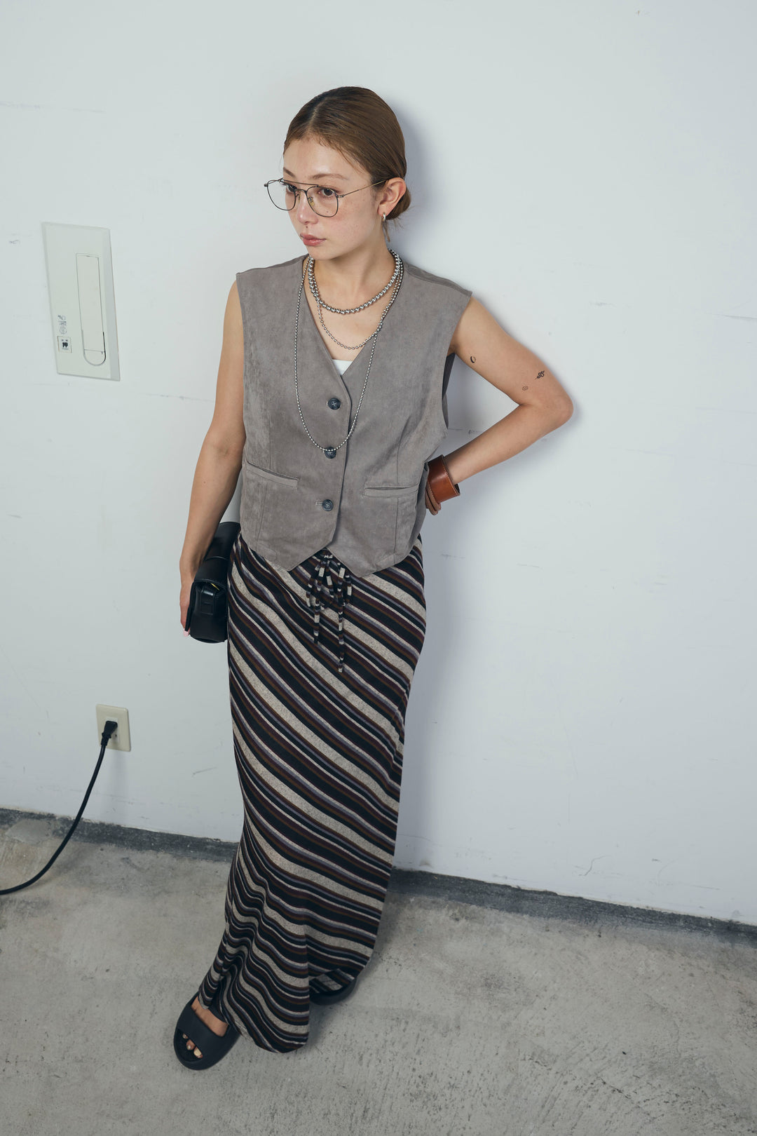 [予約/SET]フェイクスエードベスト+マルチストライプナロースカート(2set)