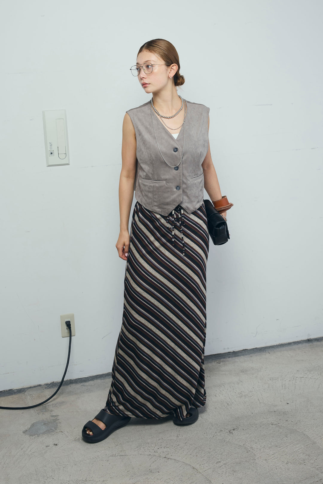 [予約/SET]フェイクスエードベスト+マルチストライプナロースカート(2set)