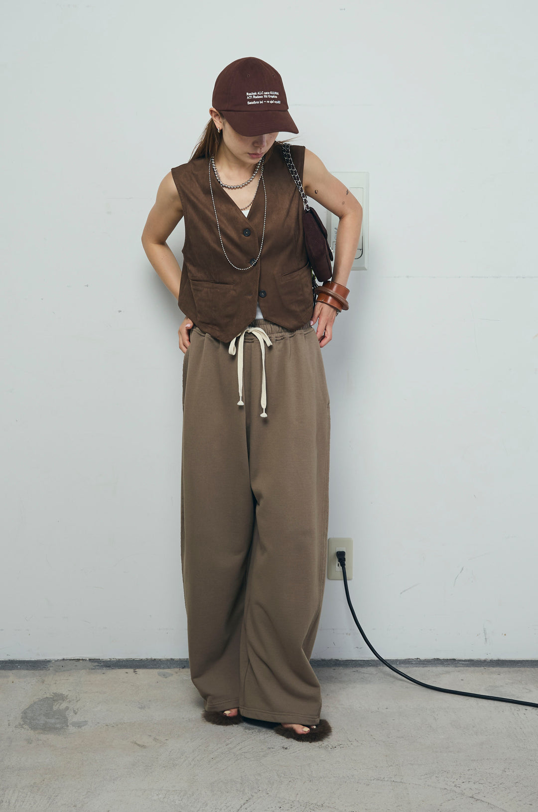 [予約/SET]フェイクスエードベスト+ルーズワイドスウェットパンツ(2set)