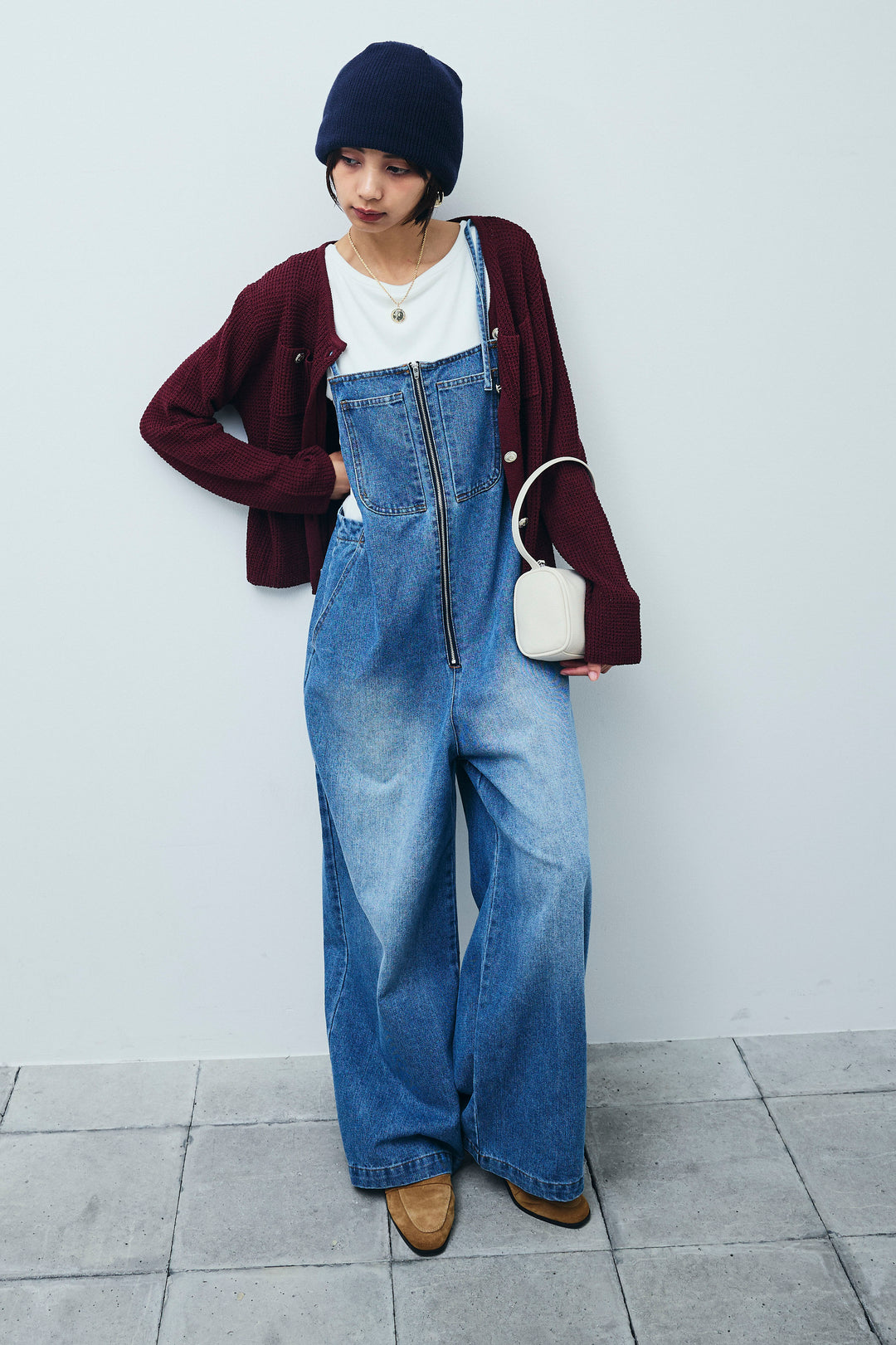 [予約/SET]リネンタッチ金ボタンカーデ+フロントジップストラップデザインデニムサロペット(2set)