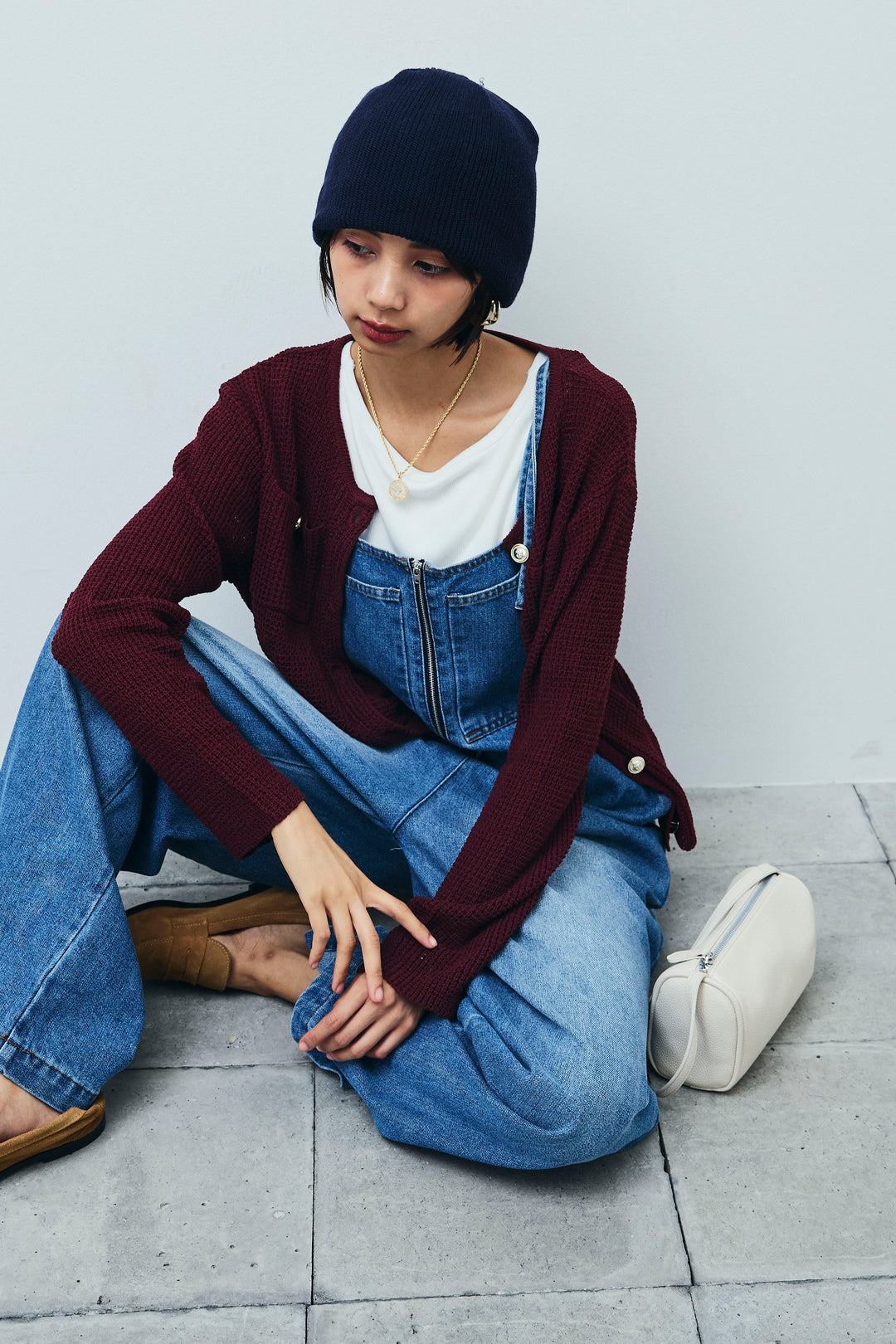 [予約/SET]リネンタッチ金ボタンカーデ+フロントジップストラップデザインデニムサロペット(2set)