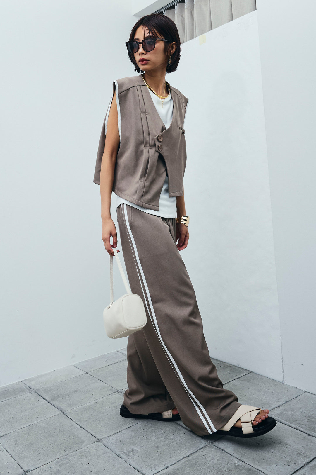 [予約/SET]アシンメトリーデザインジレ+サイドラインワイドパンツ(2set)