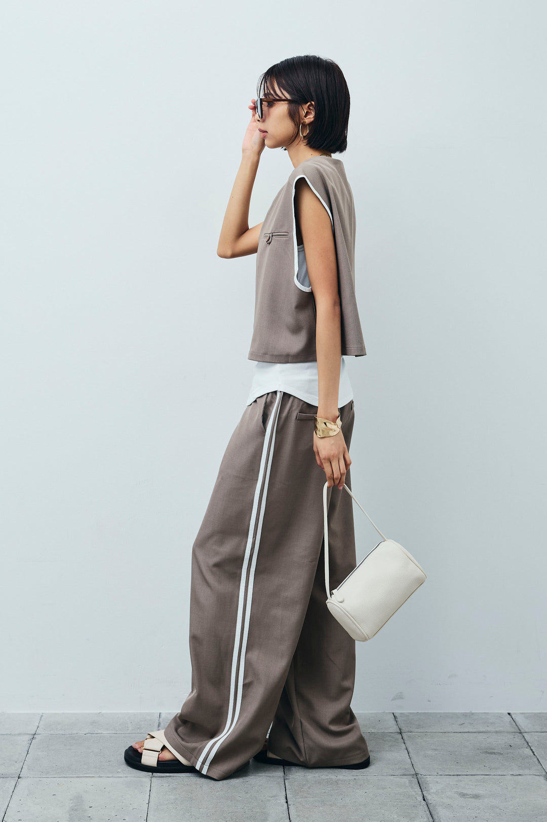 [予約/SET]アシンメトリーデザインジレ+サイドラインワイドパンツ(2set)