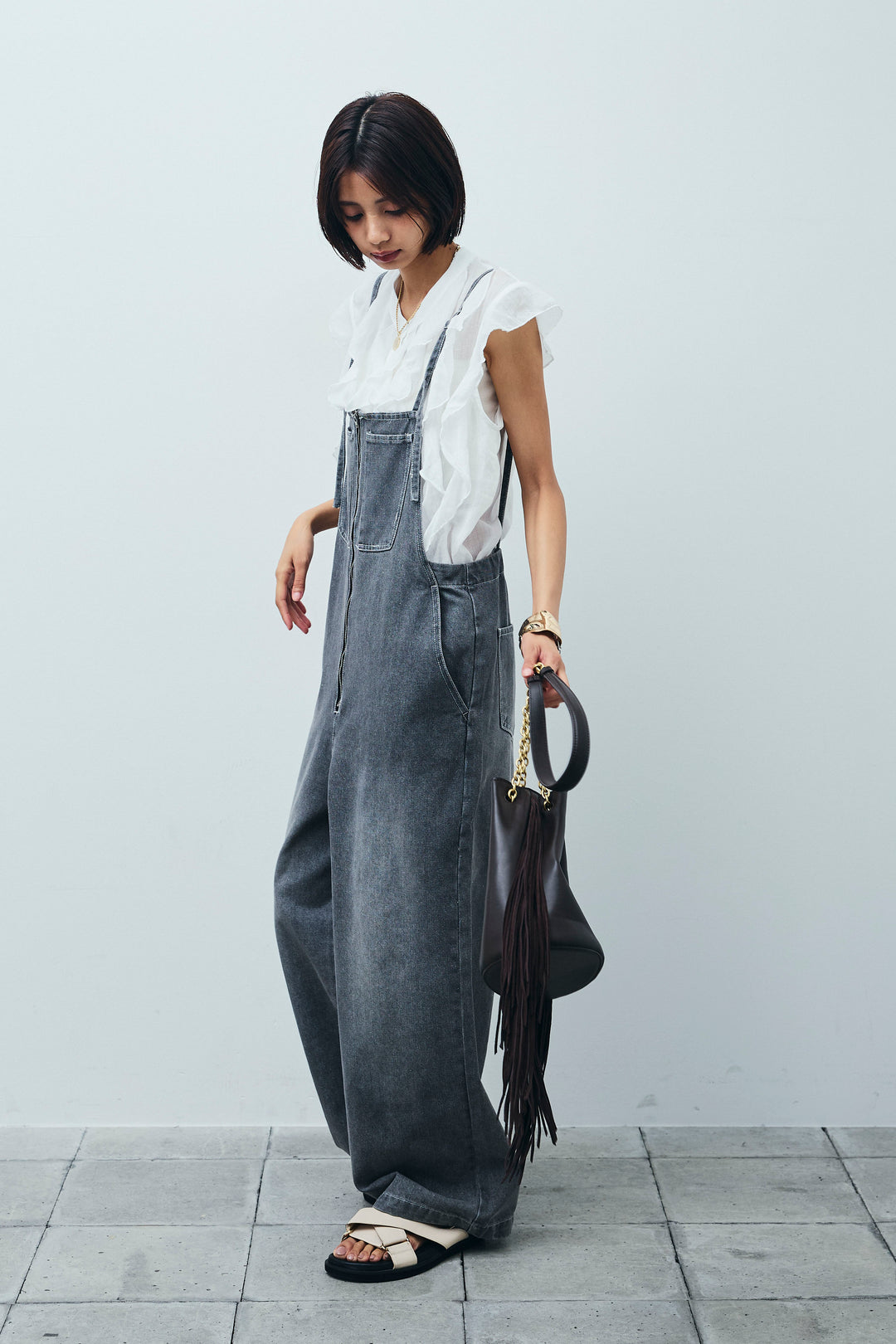 [予約/SET]リネンランダムフリルブラウス+フロントジップストラップデザインデニムサロペット(2set)