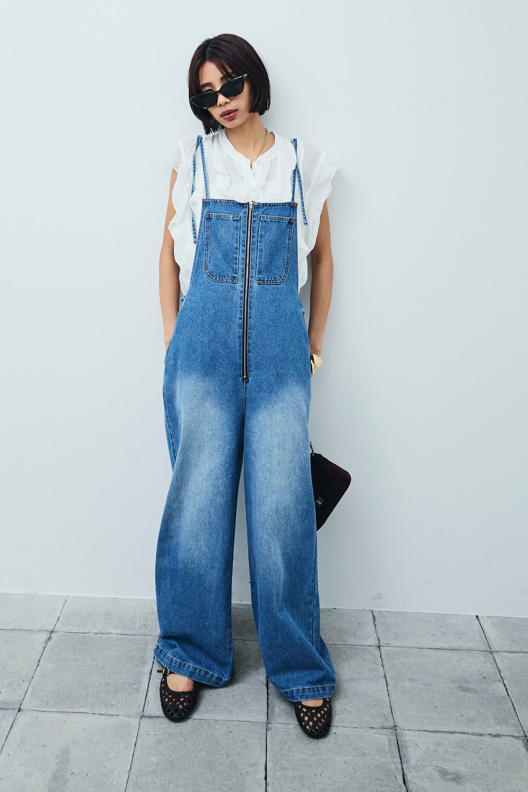 [予約/SET]リネンランダムフリルブラウス+フロントジップストラップデザインデニムサロペット(2set)