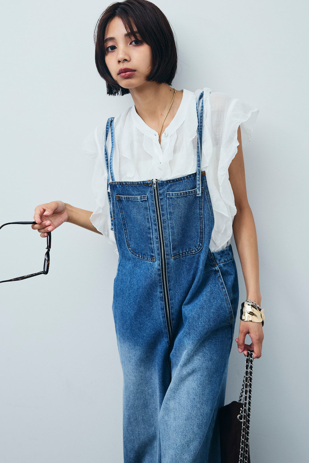 [予約/SET]リネンランダムフリルブラウス+フロントジップストラップデザインデニムサロペット(2set)