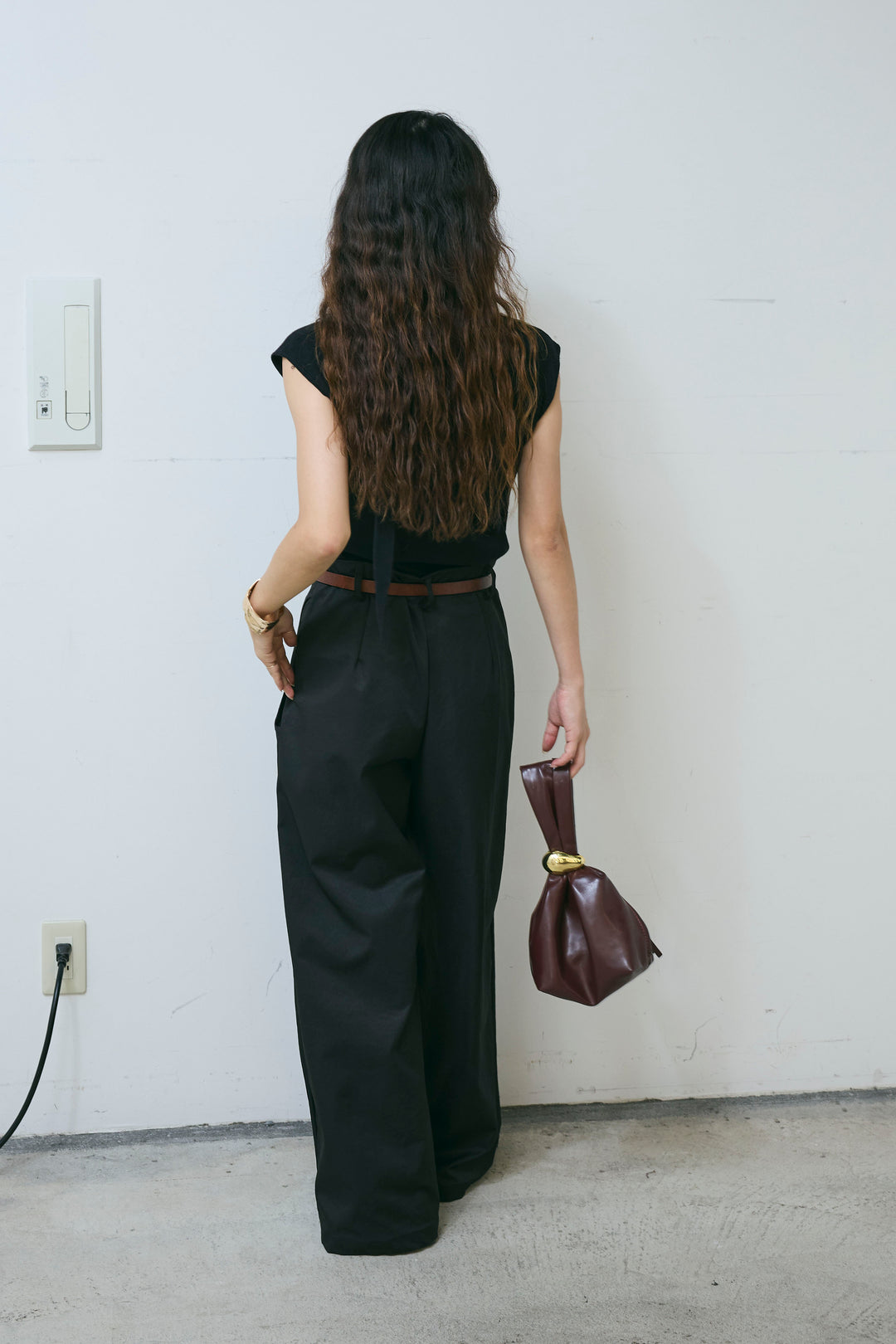 [予約/SET]タイつきVネックニットPO+サイドポケットカーブフォルムパンツ(2set)