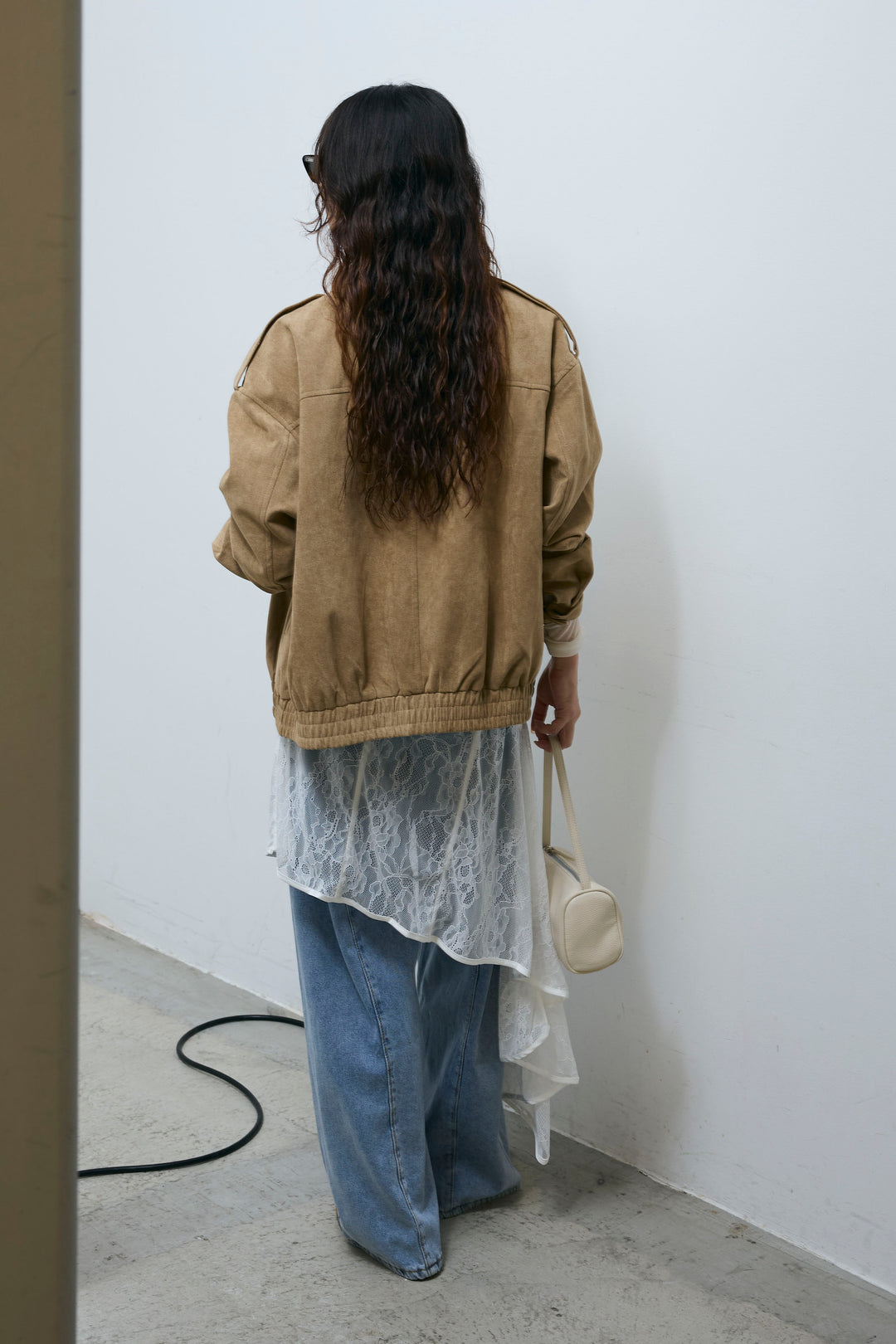 [予約/SET]エポーレット付きスウェードライクブルゾン+シアーヘンリーネックロンT+サイド切り替えデニム(3set)